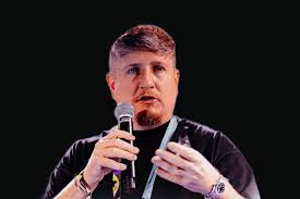 Rafael Liporace, Fundador na Tardezinha, com experiência em cultura, CX, empreendedorismo, estratégia e gestão.
